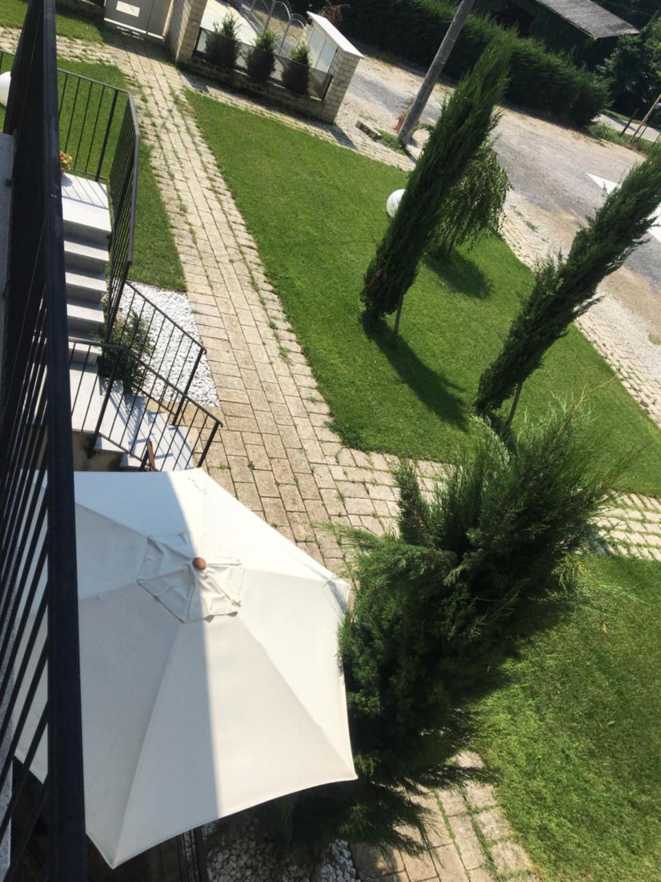 Home Holiday "Da Mamma" Alba  Exterior foto